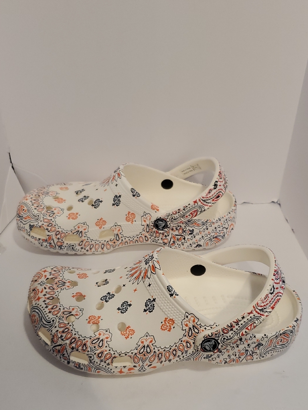 Crocs Classic Clog Graphic White Americana Paisley Print Size 9 - Picture 7 of 12